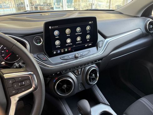 Used 2025 Chevrolet Blazer LT image 18