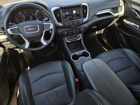 Used 2024 GMC Terrain SLT image 16
