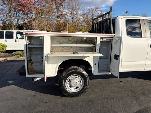 Used 2019 Ford F250 XL w/ Power Equipment Group image 39