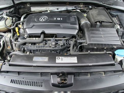 Used 2016 Volkswagen GTI 4-Door FWD image 29