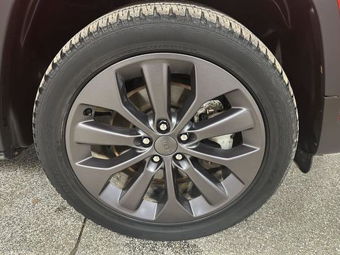 Certified 2021 Jeep Cherokee Latitude Lux 80th Anniv w/ Quick Order Package 26U 80TH image 10