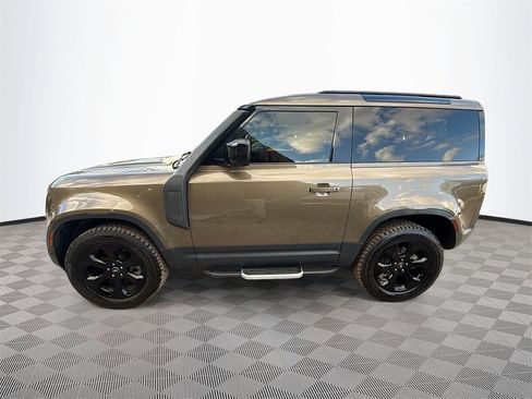 Used 2022 Land Rover Defender 90 image 9