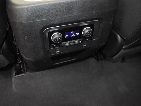 Used 2022 Chevrolet Tahoe Z71 w/ Off-Road Capability Package image 18