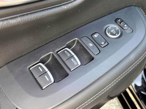 Used 2023 Honda HR-V EX-L image 15