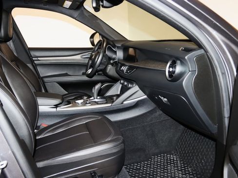 Used 2022 Alfa Romeo Stelvio Ti image 58