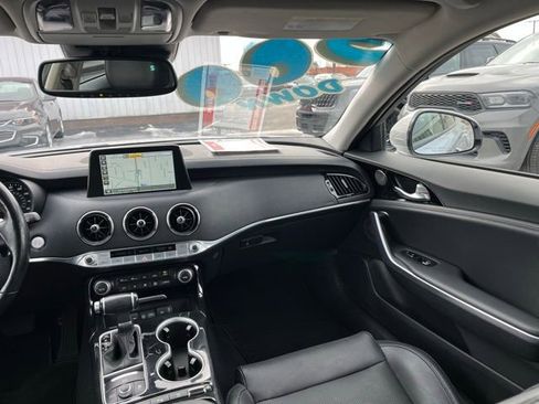 Used 2018 Kia Stinger Premium image 41
