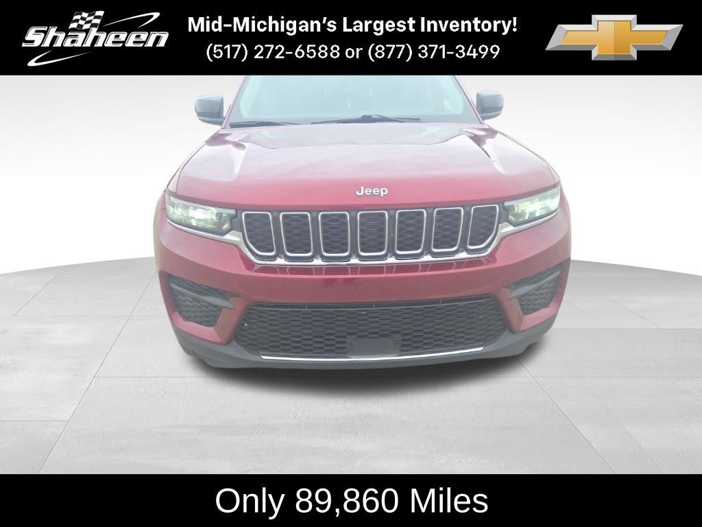 Used 2023 Jeep Grand Cherokee Laredo w/ Trailer Tow Prep Group (B) AWD/4WD image 2