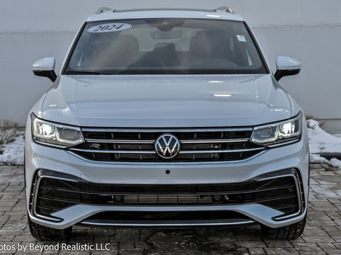 Used 2024 Volkswagen Tiguan SEL R-Line image 2