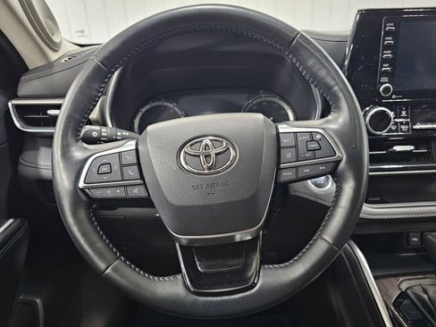 Used 2021 Toyota Highlander Limited image 14
