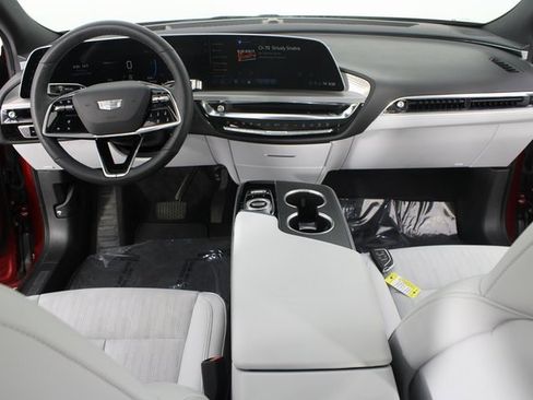 Used 2024 Cadillac Lyriq Sport image 11