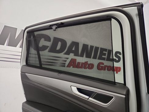 Certified 2025 Volkswagen Atlas Cross Sport SE image 33