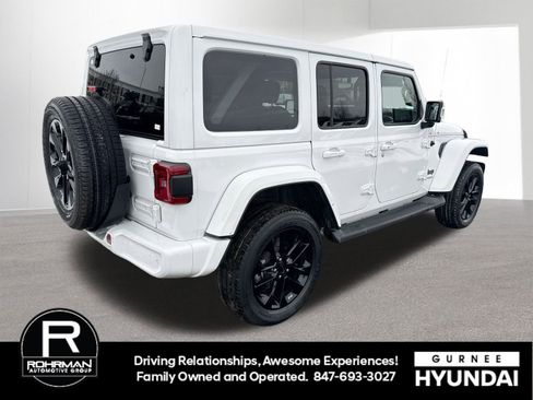Used 2022 Jeep Wrangler Unlimited Sahara image 10