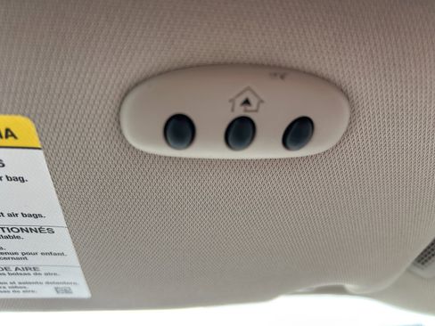 Used 2014 Lincoln MKX Base w/ Equipment Group 101A image 14