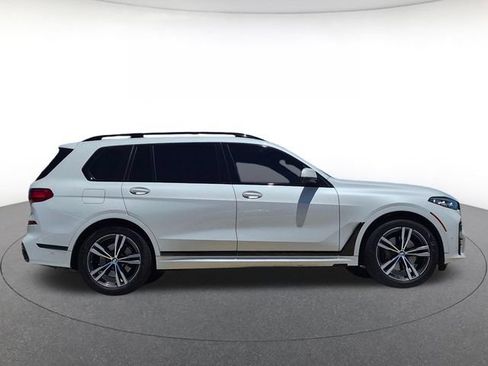 Used 2021 BMW X7 xDrive40i w/ M Sport Package AWD/4WD image 4