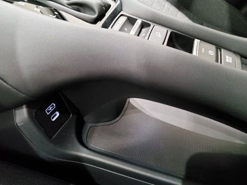 New 2026 Honda HR-V LX image 27