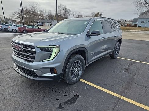 Used 2025 GMC Acadia Elevation image 7