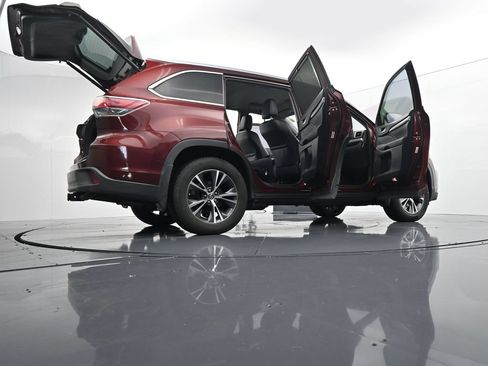 Used 2016 Toyota Highlander XLE AWD/4WD image 44