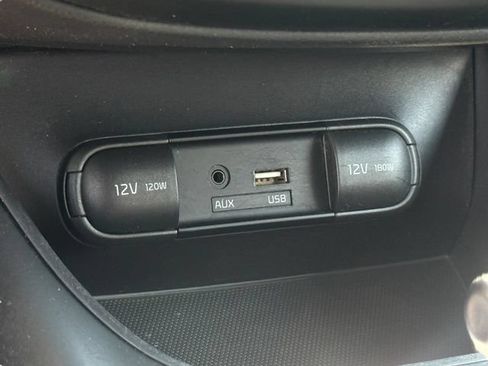 Used 2016 Kia Soul + FWD image 17