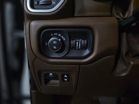 Used 2020 RAM 1500 Laramie image 30