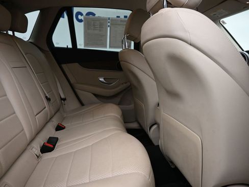 Used 2022 Mercedes-Benz GLC 300 4MATIC image 9