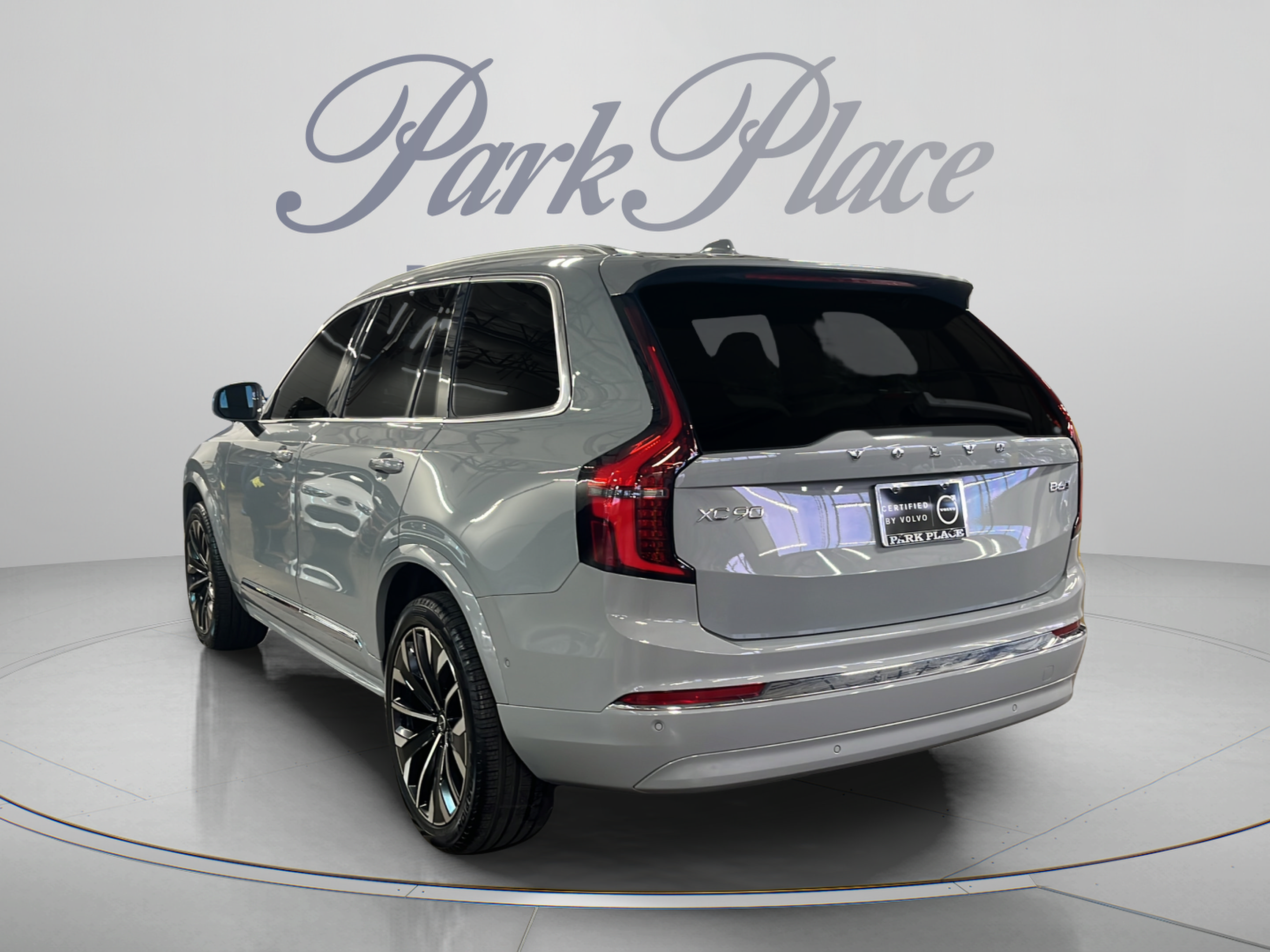 Certified 2026 Volvo XC90 B6 Ultra w/ Protection Package AWD/4WD image 3