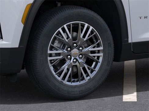 New 2026 Chevrolet Traverse LT w/ Driver Confidence Package image 9