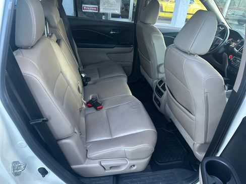 Used 2017 Honda Pilot Touring image 23