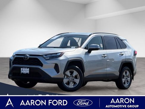 Used 2025 Toyota RAV4 XLE FWD image 1