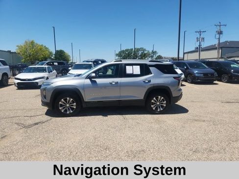 Used 2025 Chevrolet Equinox LT w/ Convenience Package II AWD/4WD image 3