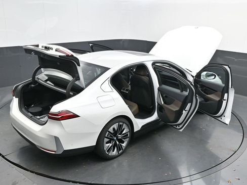 New 2026 BMW 530i w/ Premium Package image 61