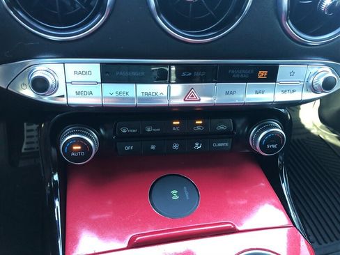 Used 2018 Kia Stinger GT2 AWD/4WD image 13