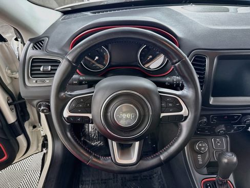 Used 2020 Jeep Compass Trailhawk w/ Cold Weather Group AWD/4WD image 14