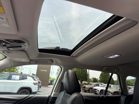 Used 2024 Subaru Outback Touring AWD/4WD image 13