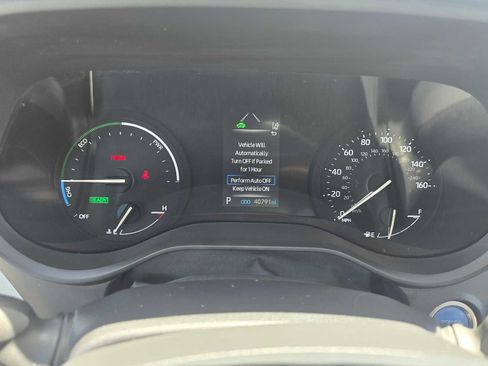 Used 2024 Toyota Sienna LE FWD image 25