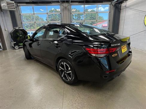 Used 2024 Nissan Sentra SV FWD image 3