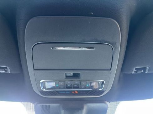 Certified 2022 Ford F150 Platinum w/ Equipment Group 701A High AWD/4WD image 38