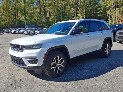 New 2025 Jeep Grand Cherokee Limited image 2