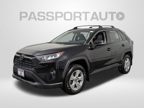 Used 2021 Toyota RAV4 XLE image 1
