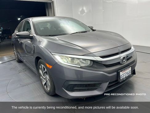 Used 2018 Honda Civic EX image 8