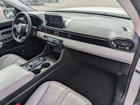 Used 2024 Honda Pilot Touring image 35