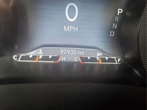 Used 2019 Jeep Cherokee Trailhawk image 13