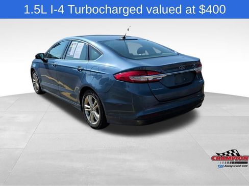 Used 2018 Ford Fusion SE w/ Fusion SE Technology Package FWD image 3