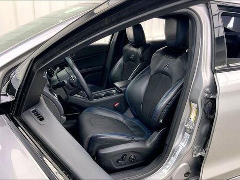 Used 2015 Chrysler 200 S w/ Navigation & Sound Group I image 8