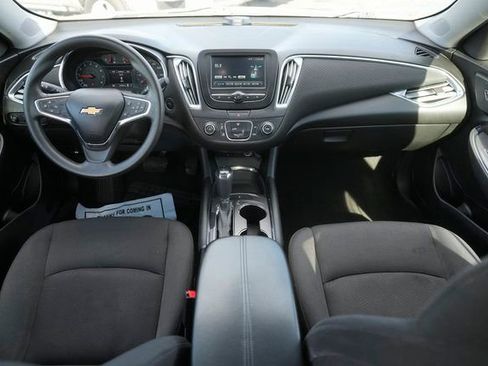 Used 2018 Chevrolet Malibu LT image 20