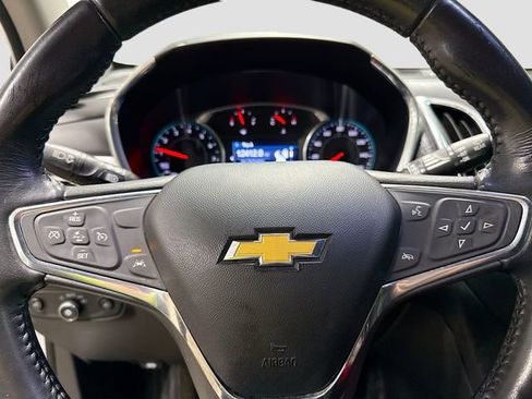Used 2020 Chevrolet Equinox LT w/ Driver Convenience Package image 13