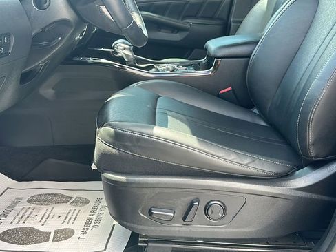 Used 2023 Kia Sorento SX image 10
