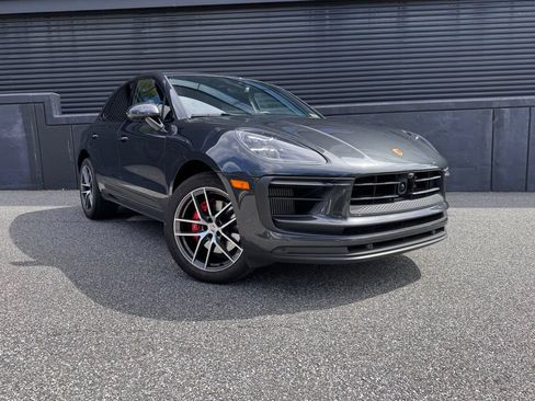 Certified 2023 Porsche Macan S AWD/4WD image 16