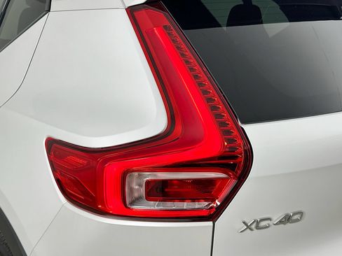 Used 2024 Volvo XC40 B5 Ultimate w/ Climate Package AWD/4WD image 12