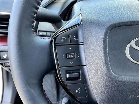 Used 2025 Toyota Prius Plug-In Hybrid image 10