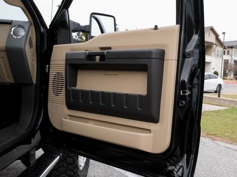 Used 2012 Ford F250 Lariat w/ Chrome Pkg image 47